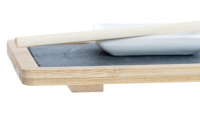 Set de sushi en bambu y pizarra detalle / Nadie sin regalo