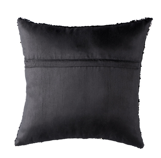 Cojín negro y plateado magic por detrás / Nadie sin regalo