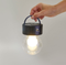 Lampara LED magnética en negro detalle asa / Nadie sin regalo