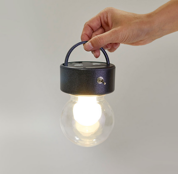 Lampara LED magnética en negro detalle asa / Nadie sin regalo