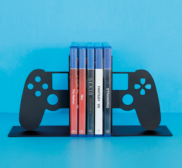 Soporte de videojuegos de metal en negro /n / Nadie sin regalo
